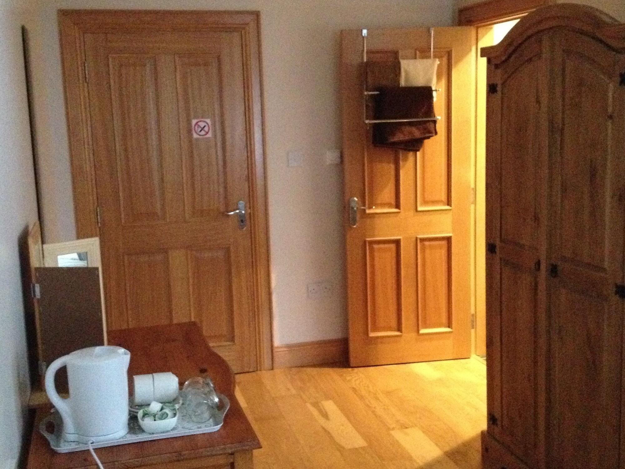 Glenn Eireann House Bed & Breakfast Cushendall Exterior foto